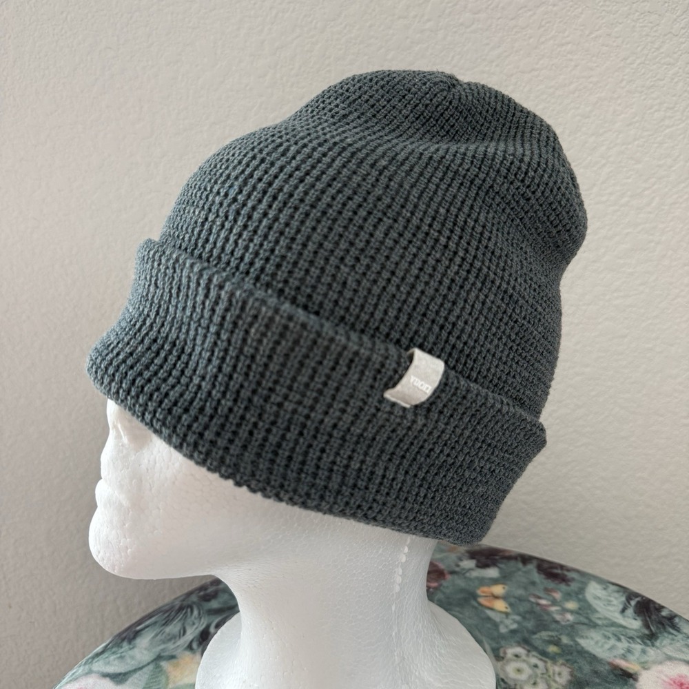 Vuori Mens Alpine Waffle Beanie Hat Grey EUC
